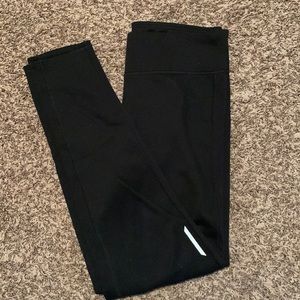 Women’s fleece lined leggings.
